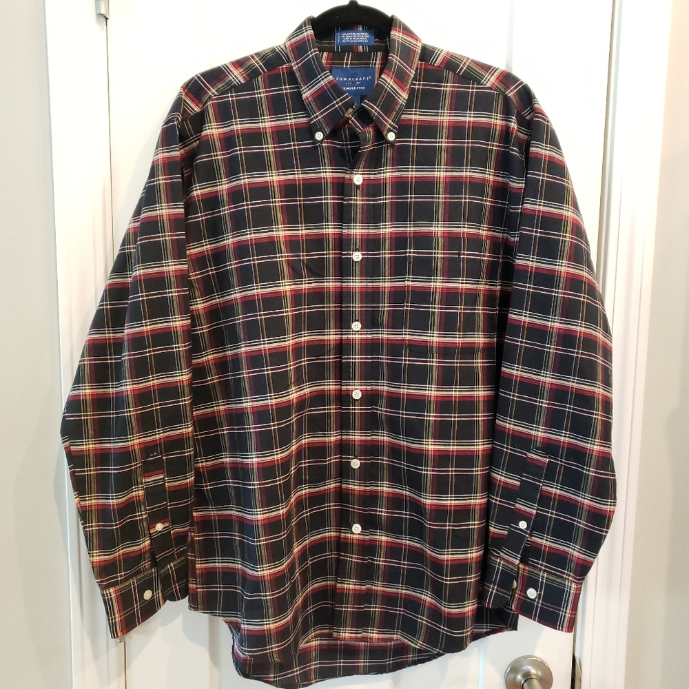 TOWNCRAFT Mens Shirt Long Sleeve Button Up Wrinkle Free Red/Black Plaid Sz Mediu